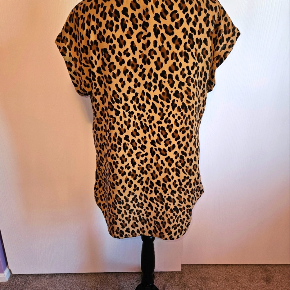 Women's Printed Blouse - Picture 3 of 4